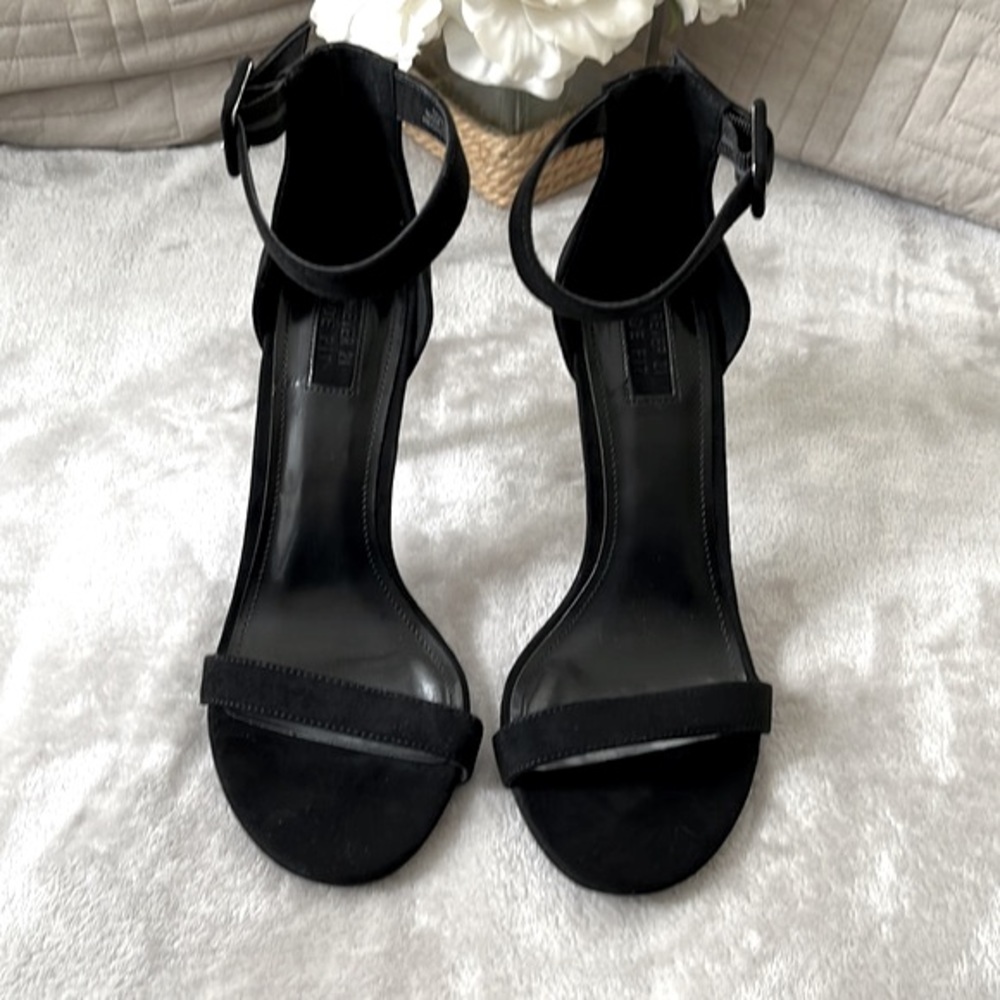 Black heels 8 - Picture 2 of 14